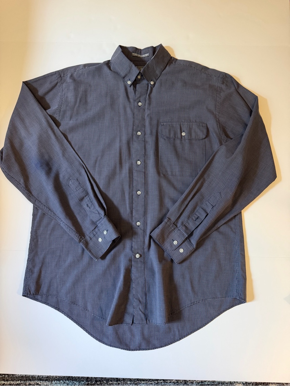 Men's Long-Sleeve Button-Down Dress Shirt in Navy